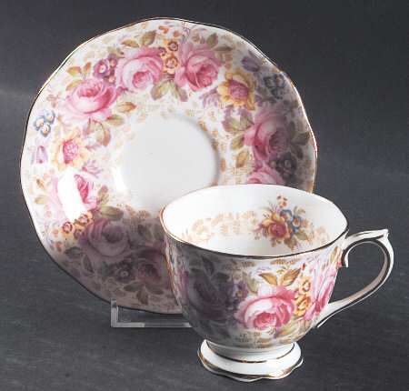 Serena (Thin Gold Trim) Footed Cup & Saucer Set