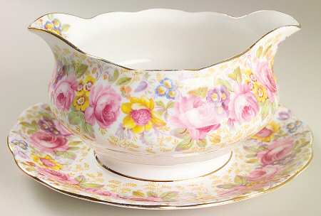Serena (Thin Gold Trim) Gravy Boat with Attached Underplate
