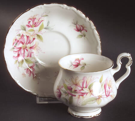 Sonnet Series Footed Cup & Saucer Set
