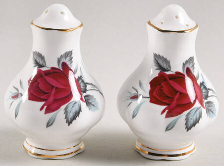 Sweet Romance Salt & Pepper Set
