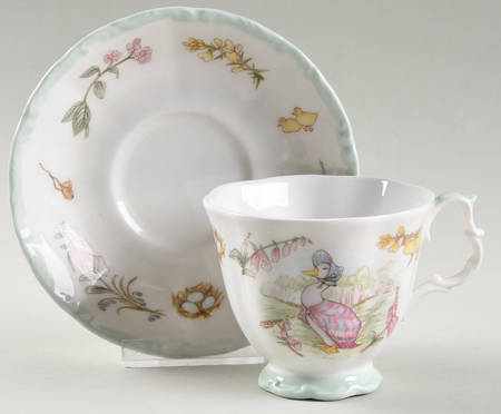 Teatime Collection Footed Cup & Saucer Set