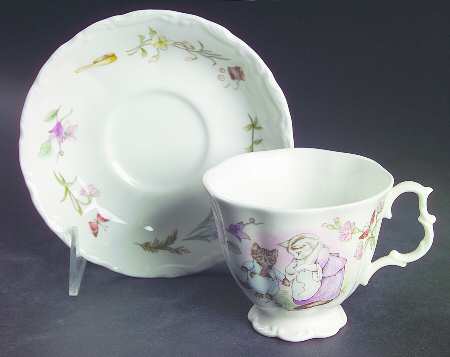 Teatime Collection Footed Cup & Saucer Set