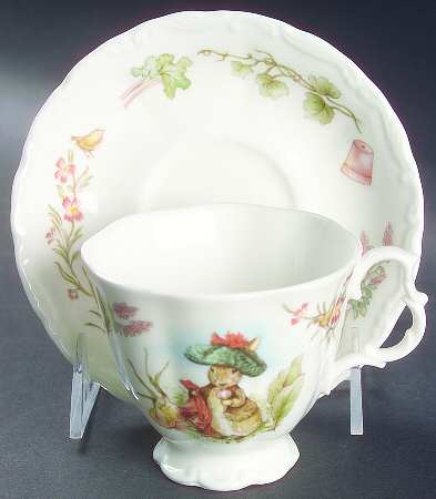 Teatime Collection Footed Cup & Saucer Set