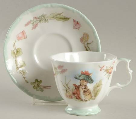 Teatime Collection Footed Cup & Saucer Set