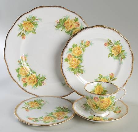 Tea Rose Yellow 5 Piece Place Setting