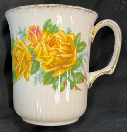 Tea Rose Yellow Mug