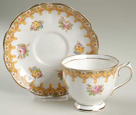 Torquay Yellow Footed Cup & Saucer Set