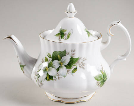 Trillium Small Teapot & Lid