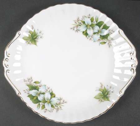 Trillium Handled Cake Plate
