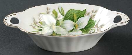 Trillium Oval Sweet Meat Dish