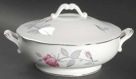 Trent Rose Round Covered Vegetable