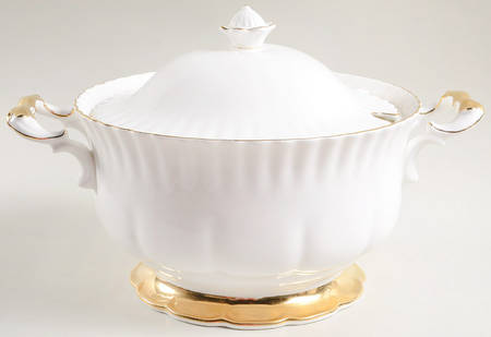 Val D'Or Tureen &  Lid