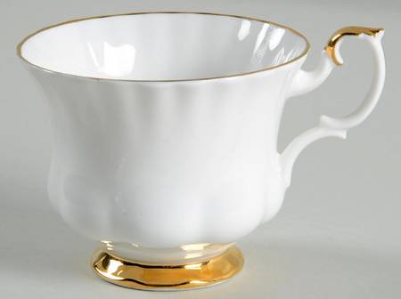 Val D'Or Footed Cup