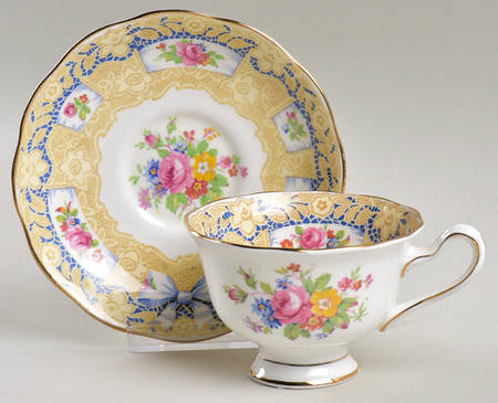 Valentine Footed Cup & Saucer Set
