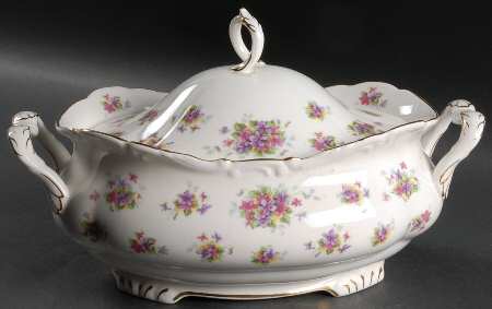 Violetta Oval Covered Vegetable