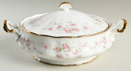 Victoriana Rose (Elizabeth Shape) Round Covered Vegetable