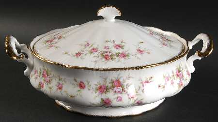 Victoriana Rose (Elizabeth Shape) Round Covered Vegetable