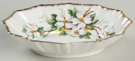 White Dogwood (Brushed Gold Grim Oval Sweet Meat Dish
