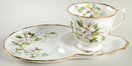 White Dogwood (Brushed Gold Grim Dessert Plate & Cup Set