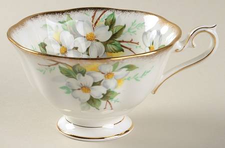 White Dogwood (Brushed Gold Grim Footed Cup