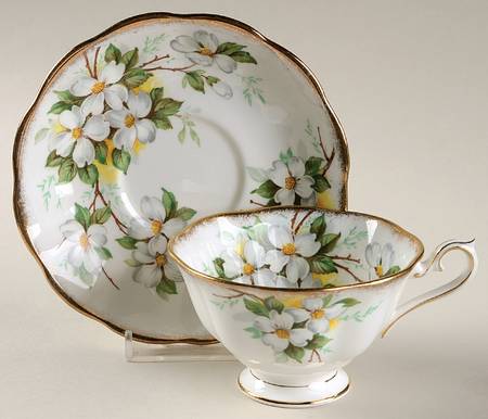 White Dogwood (Brushed Gold Grim Footed Cup & Saucer Set