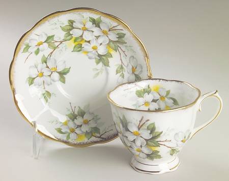 White Dogwood (Brushed Gold Grim Footed Cup & Saucer Set