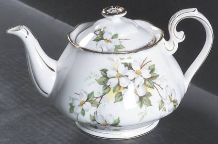 White Dogwood (Brushed Gold Grim Small Teapot & Lid