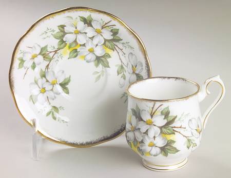White Dogwood (Brushed Gold Grim Footed Demitasse Cup & Saucer Set
