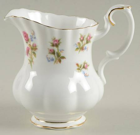 Winsome (White Background) Mini Creamer