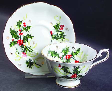 Yuletide (Scalloped) Footed Cup & Saucer Set