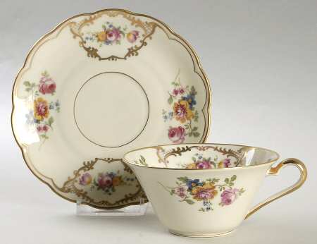 ROB173 Flat Cup & Saucer Set