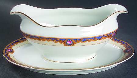 Beverly Gravy Boat with Attached Underplate