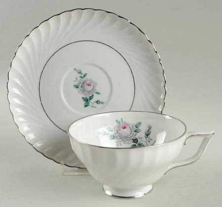 Carmen Footed Cup & Saucer Set