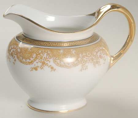 Chantilly Creamer