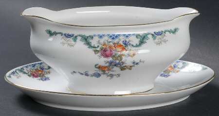 Franklin Gravy Boat with Attached Underplate