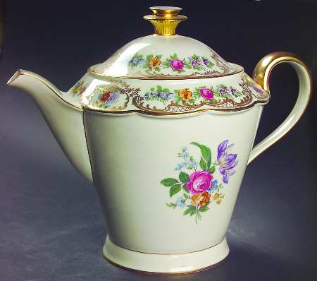 Nurenberg Teapot & Lid