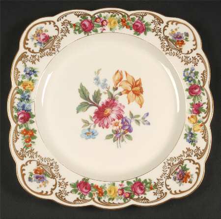 Nurenberg Square Luncheon Plate