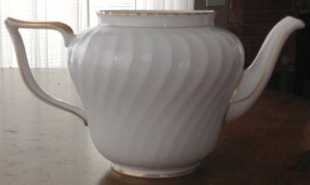 ROB111 Teapot No Lid