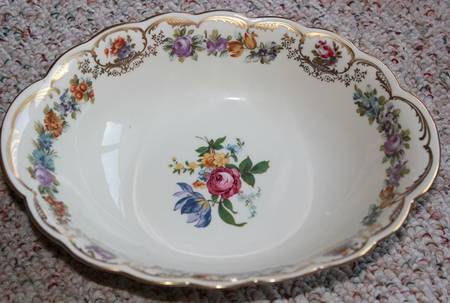 ROB116 9" Oval Vegetable Bowl