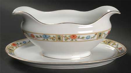 ROB12 Gravy Boat with Attached Underplate