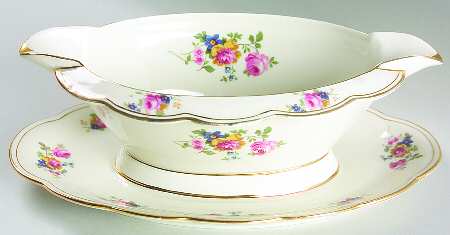 ROB13 Gravy Boat with Attached Underplate
