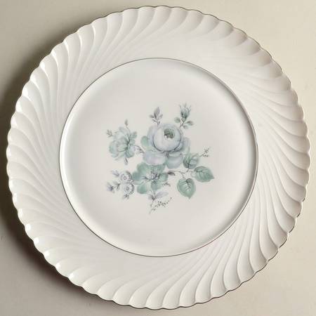 ROB155 Dinner Plate