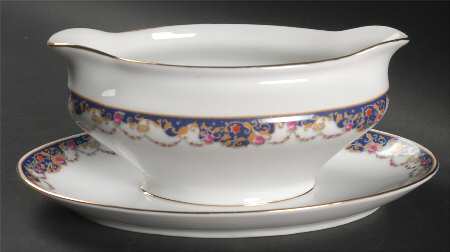 ROB2 Gravy Boat with Attached Underplate