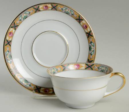 ROB38 Footed Cup & Saucer Set
