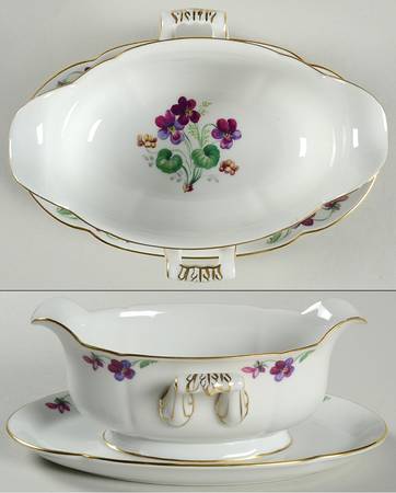 ROB6 Gravy Boat with Attached Underplate