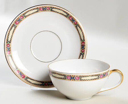 ROB72 Flat Cup & Saucer Set