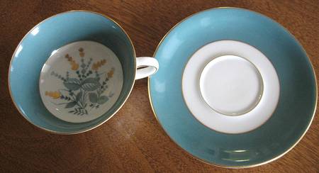 ROB8 Footed Cup & Saucer Set