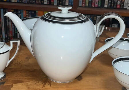 Sable Lady Teapot & Lid