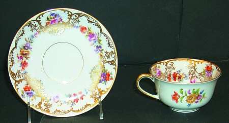 Vienne (White, Smooth) Flat Cup & Saucer Set