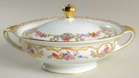 Vienne (White, Smooth) Round Covered Vegetable